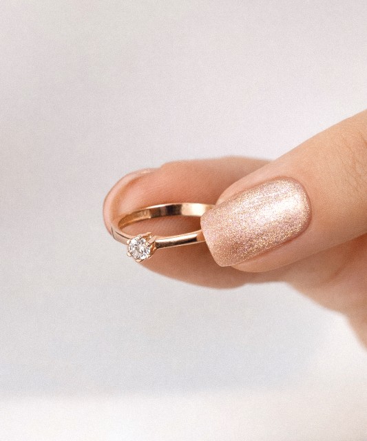 Золотое кольцо с цирконами