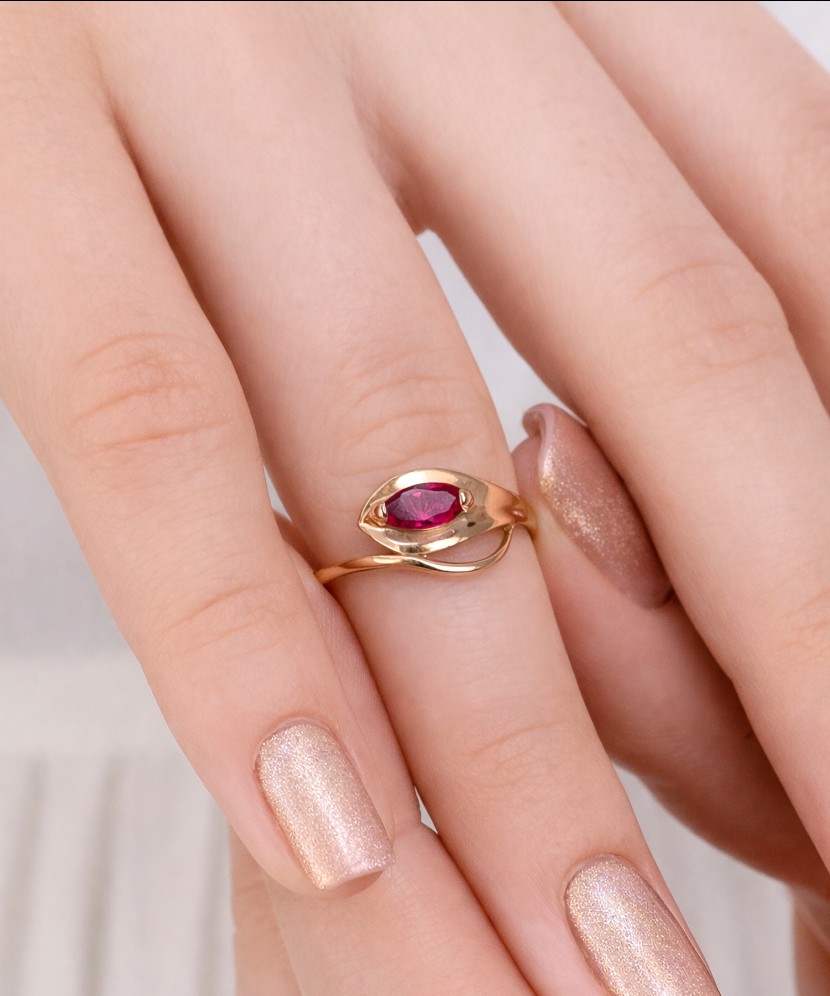 Kuldsõrmus tsirkooniga