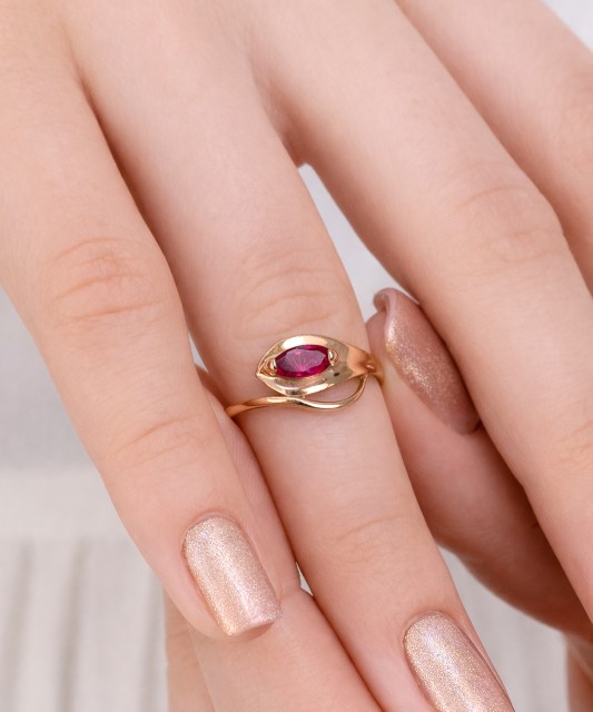 Kuldsõrmus tsirkooniga