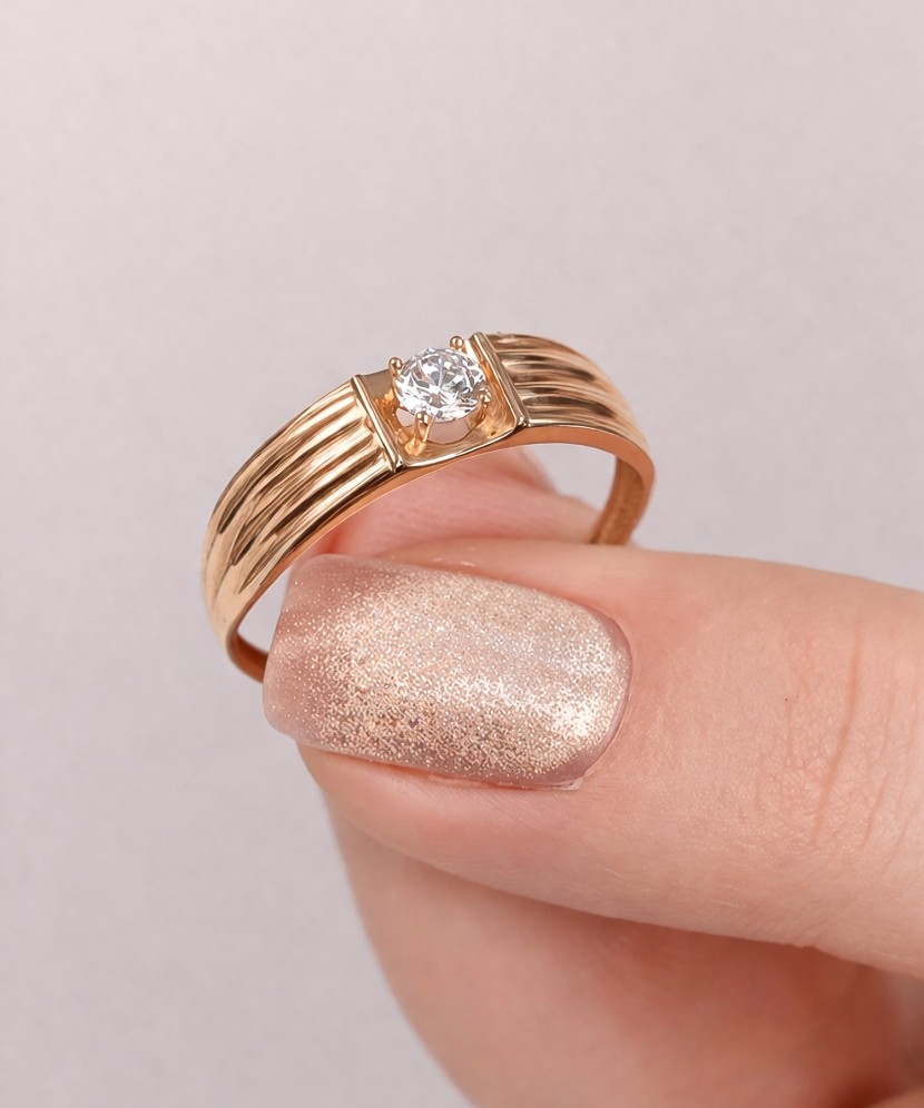 Kuldsõrmus tsirkoonidega