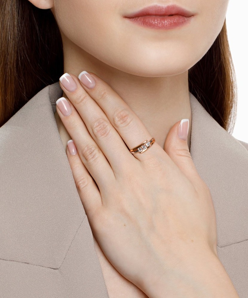 Золотое кольцо с цирконами