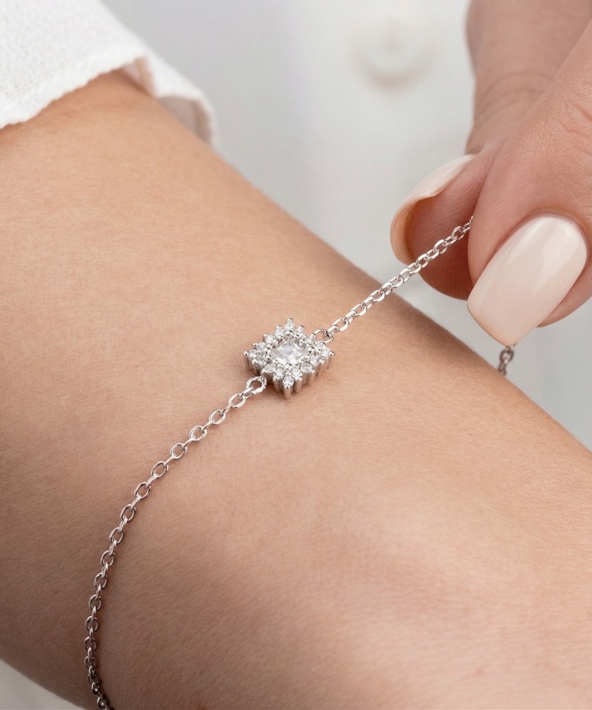 Серебряный браслет с цирконами