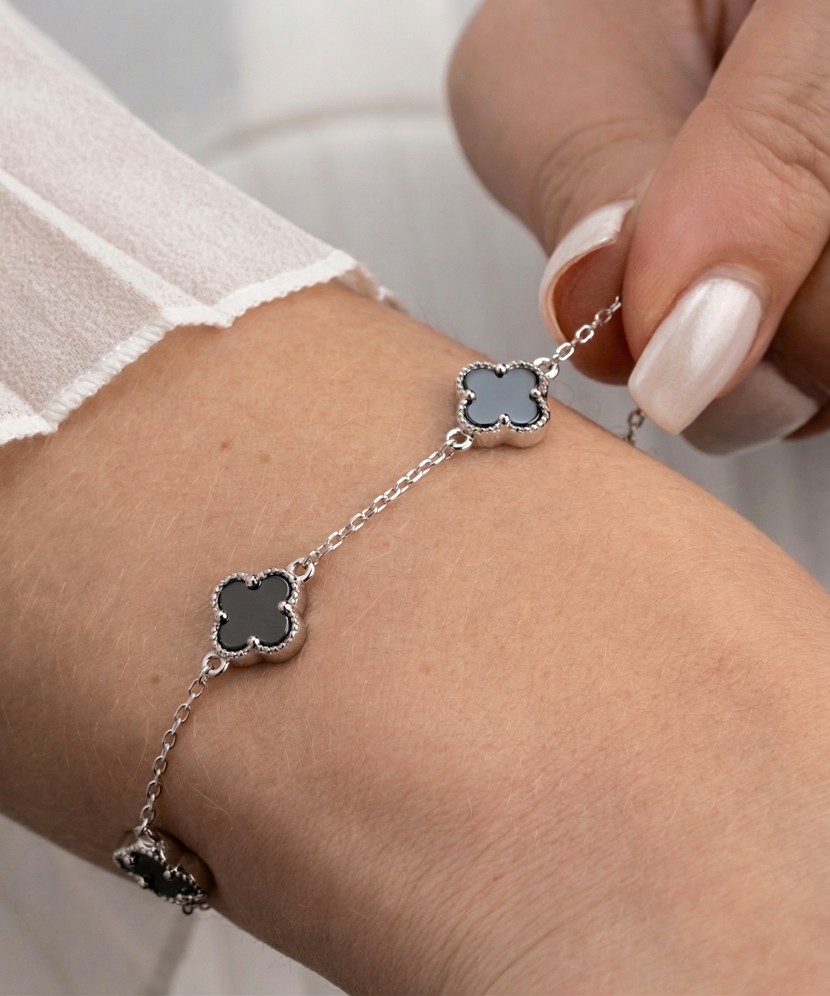 Серебряный браслет с ониксами