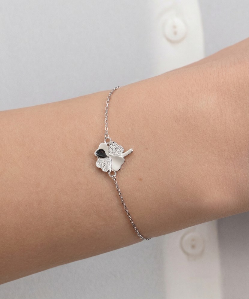 Серебряный браслет с цирконами "Клевер"