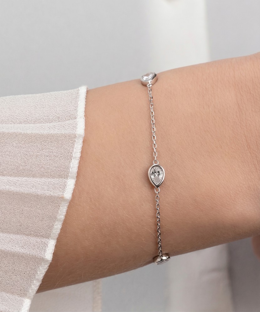 Серебряный браслет с цирконами