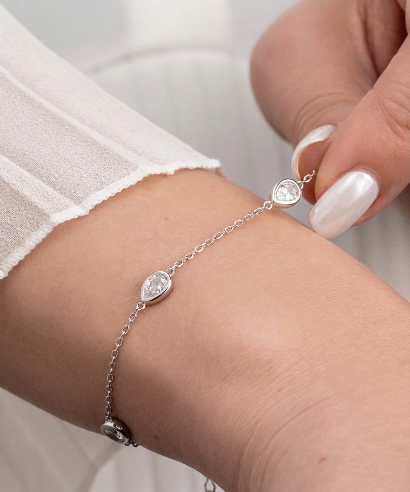 Серебряный браслет с цирконами