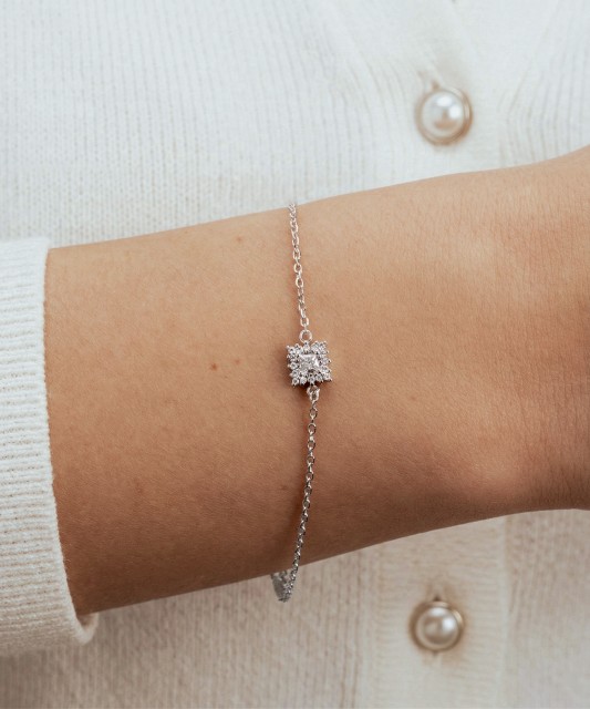 Hõbekäevõru tsirkoonidega