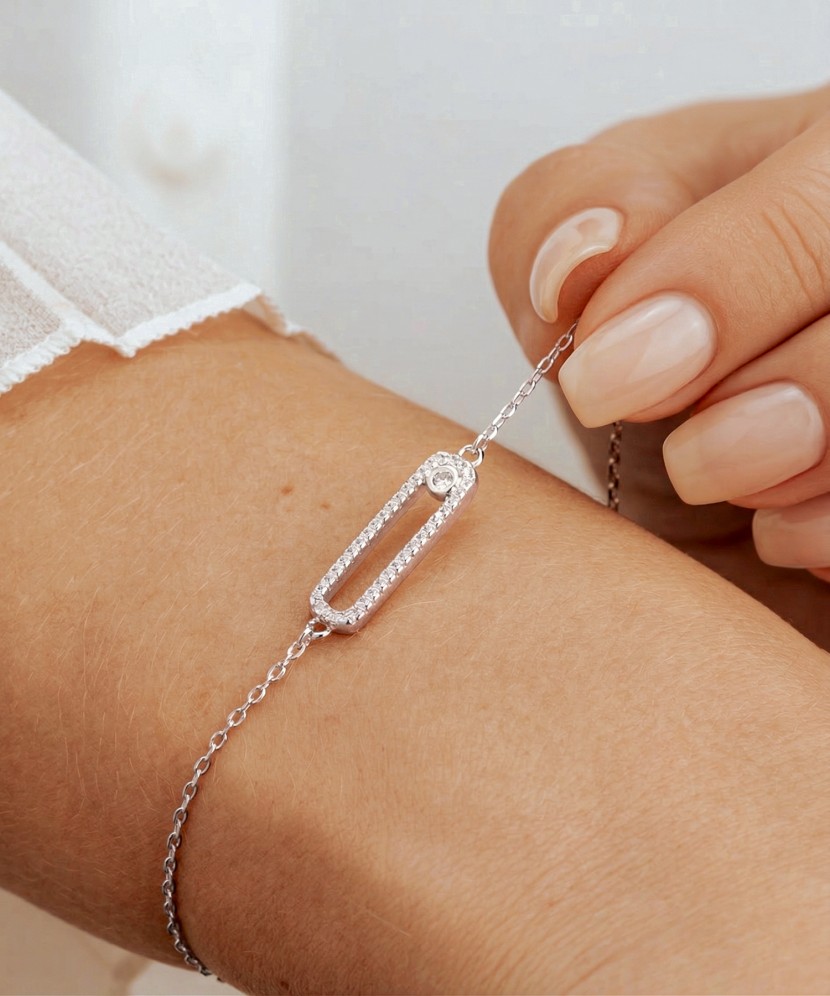 Hõbekäevõru tsirkoonidega