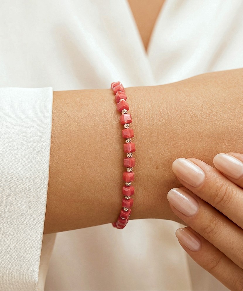 Lõngast käevõru kulla ja oonüksitega