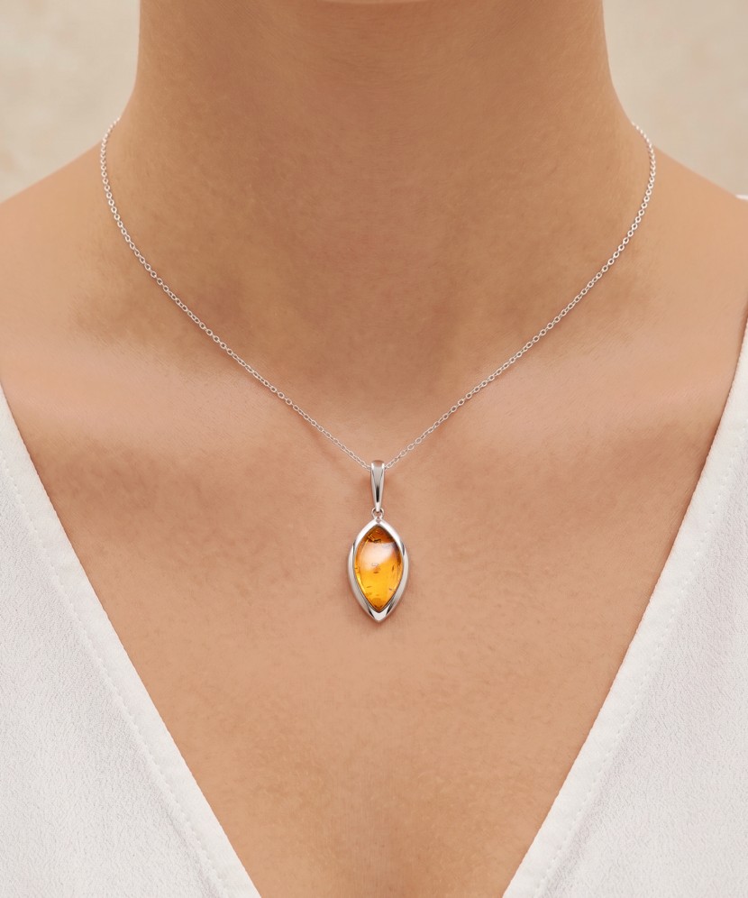 Серебряная подвеска/кулон с янтарём