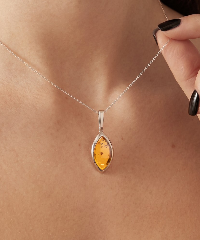 Серебряная подвеска/кулон с янтарём