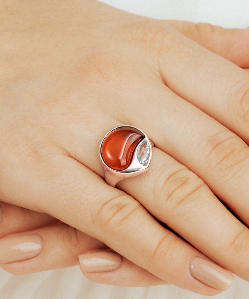 Hõbesõrmus merevaigu ja topaasiga