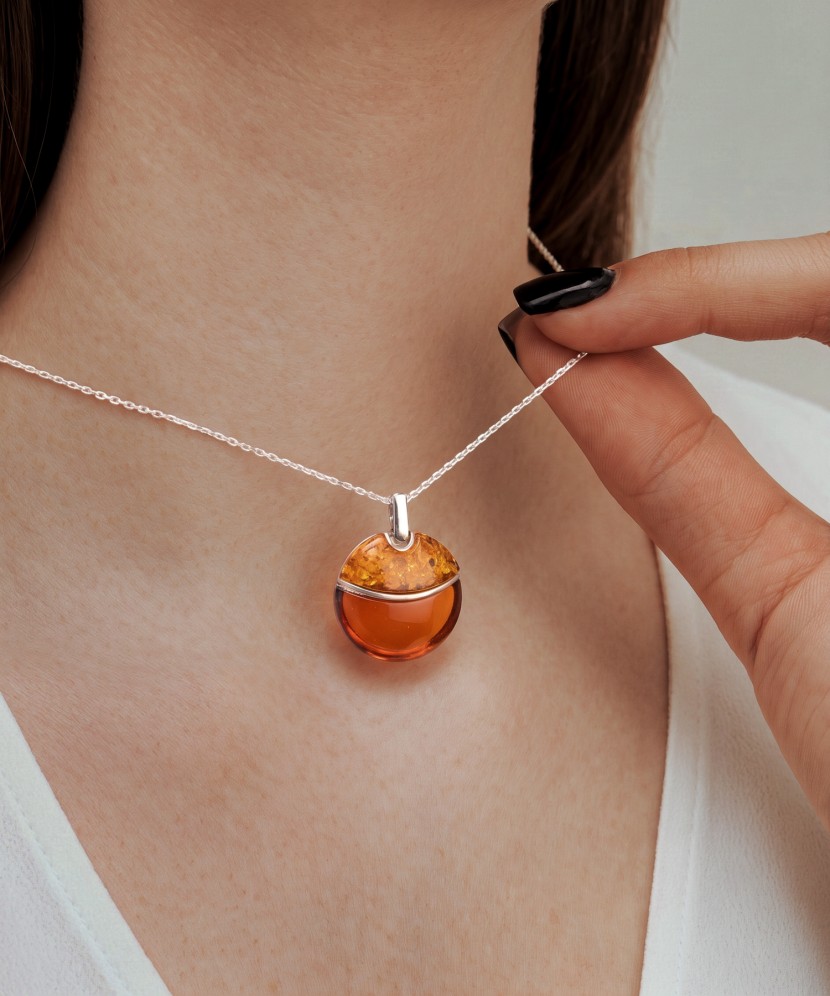 Hõberipats merevaiguga