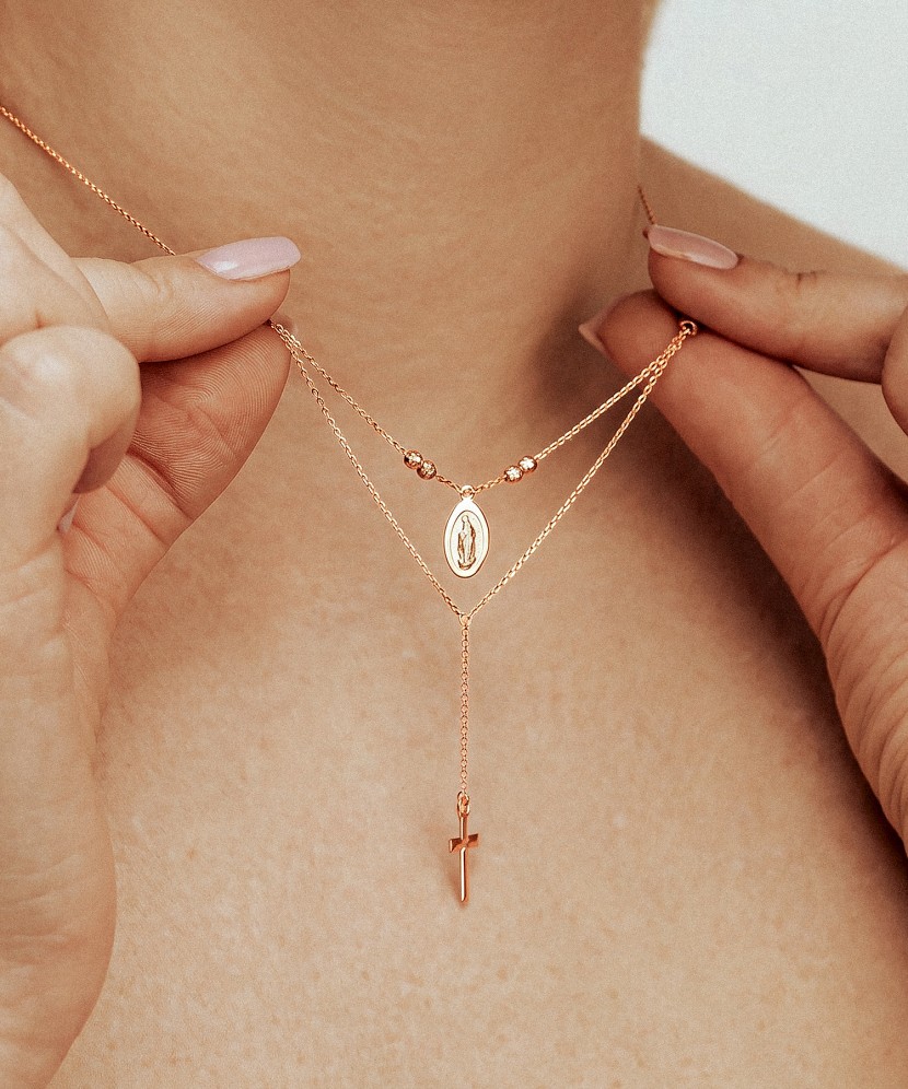 Двойная золотая цепочка с кулонами/подвесками