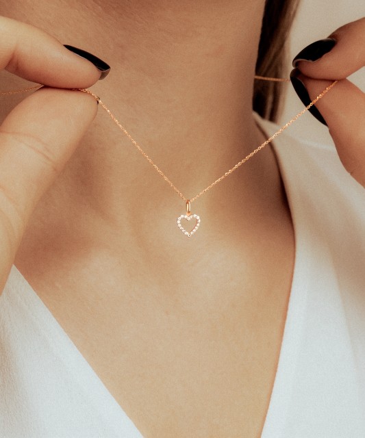 Подвеска из желтого золота с бриллиантами