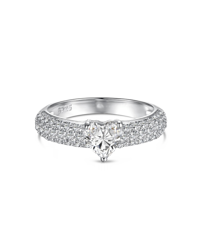 Hõbedast sõrmus moissaniitidega “Süda” 0.8ct