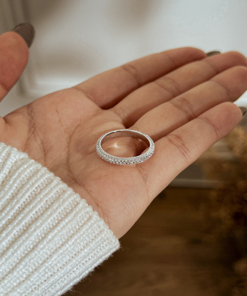 Серебряное кольцо с муассанитами 0.8ct