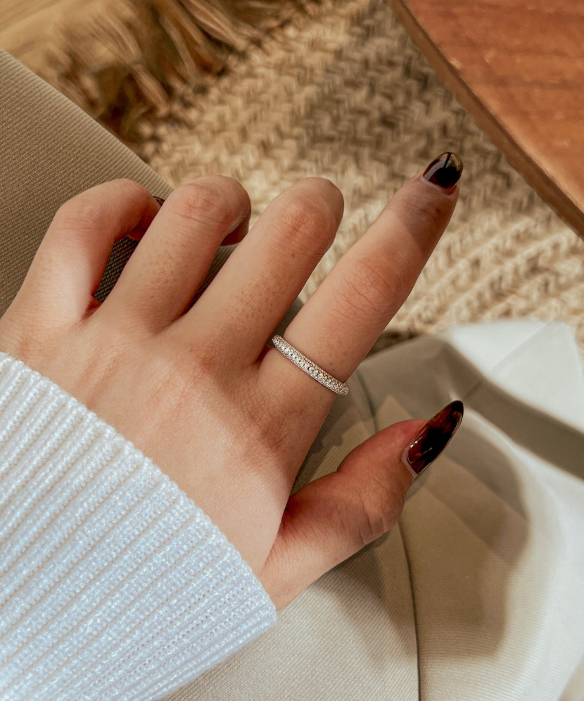 Серебряное кольцо с муассанитами 0.8ct