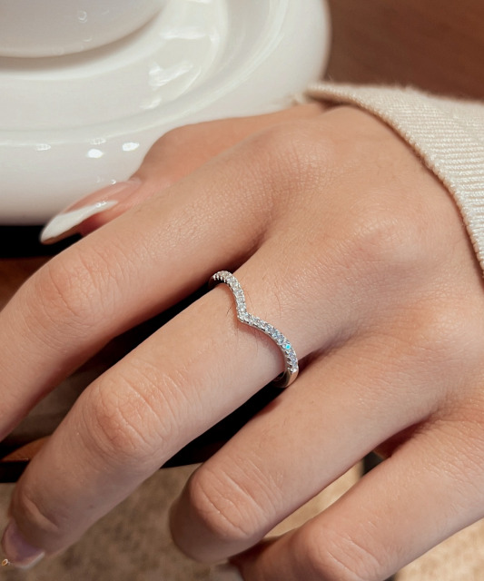 Hõbedast sõrmus moissaniitidega 0.19ct