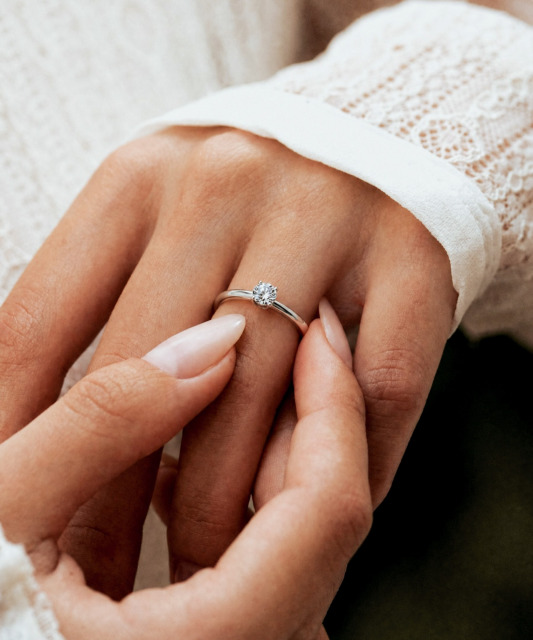 Hõbedast sõrmus moissaniidiga 0.5ct