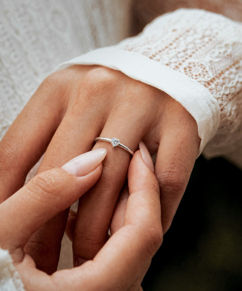 Hõbedast sõrmus moissaniidiga 0.3ct