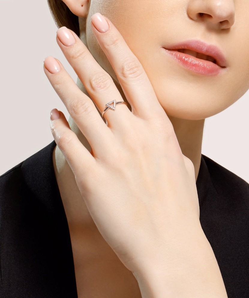 Sidabrinis žiedas su cirkoniais "Trikampis" - Sidabriniai žiedai - Goldinga