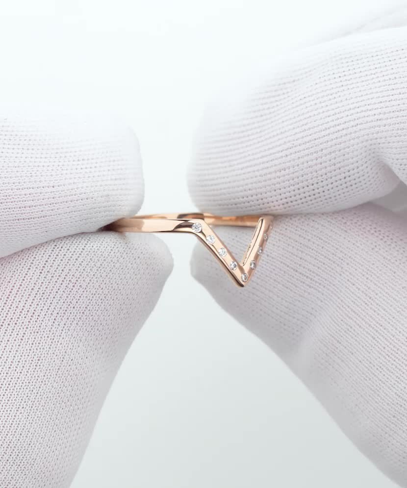 Золотое кольцо с цирконами