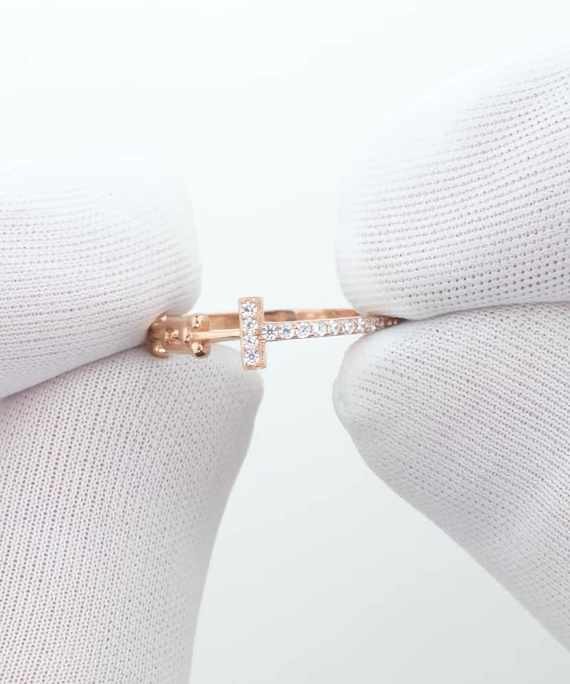 Золотое кольцо с цирконами