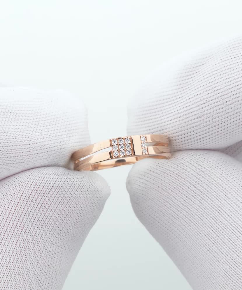 Золотое кольцо с цирконами