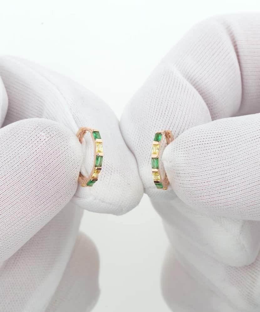 Золотые серьги с цирконами