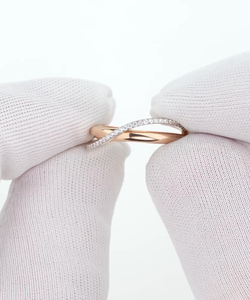 Золотое кольцо с цирконами