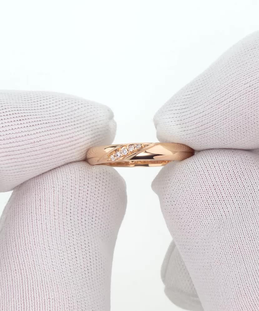 Золотое кольцо с цирконами