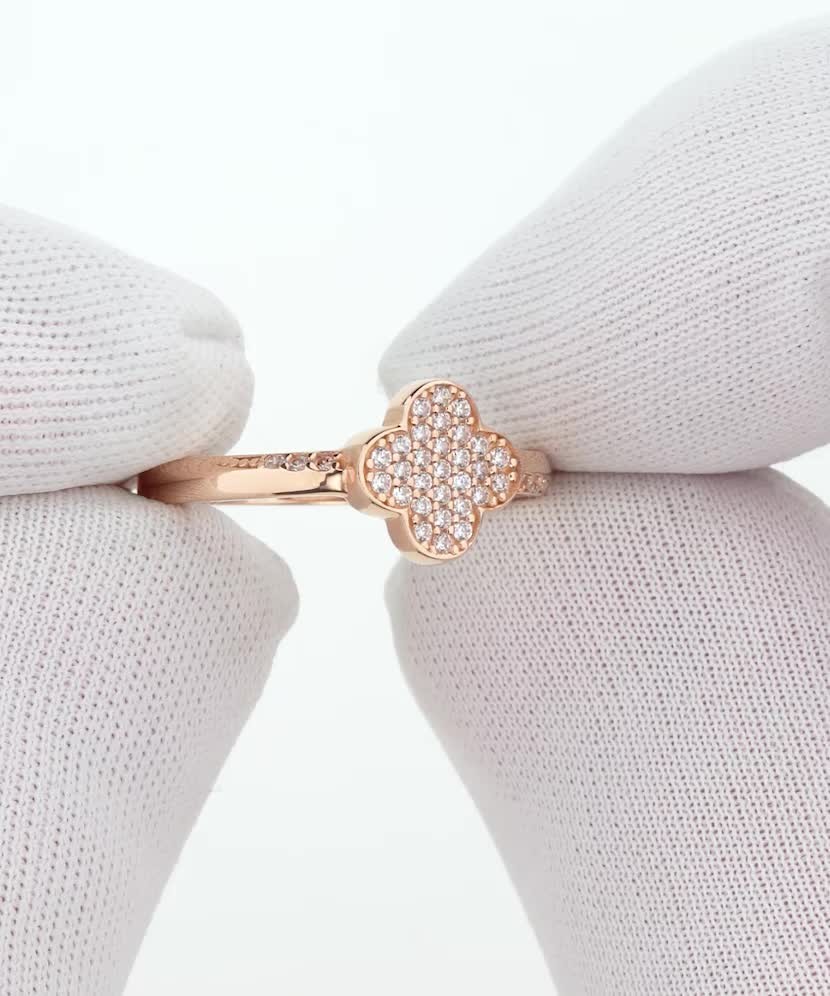 Kuldsõrmus tsirkoonidega