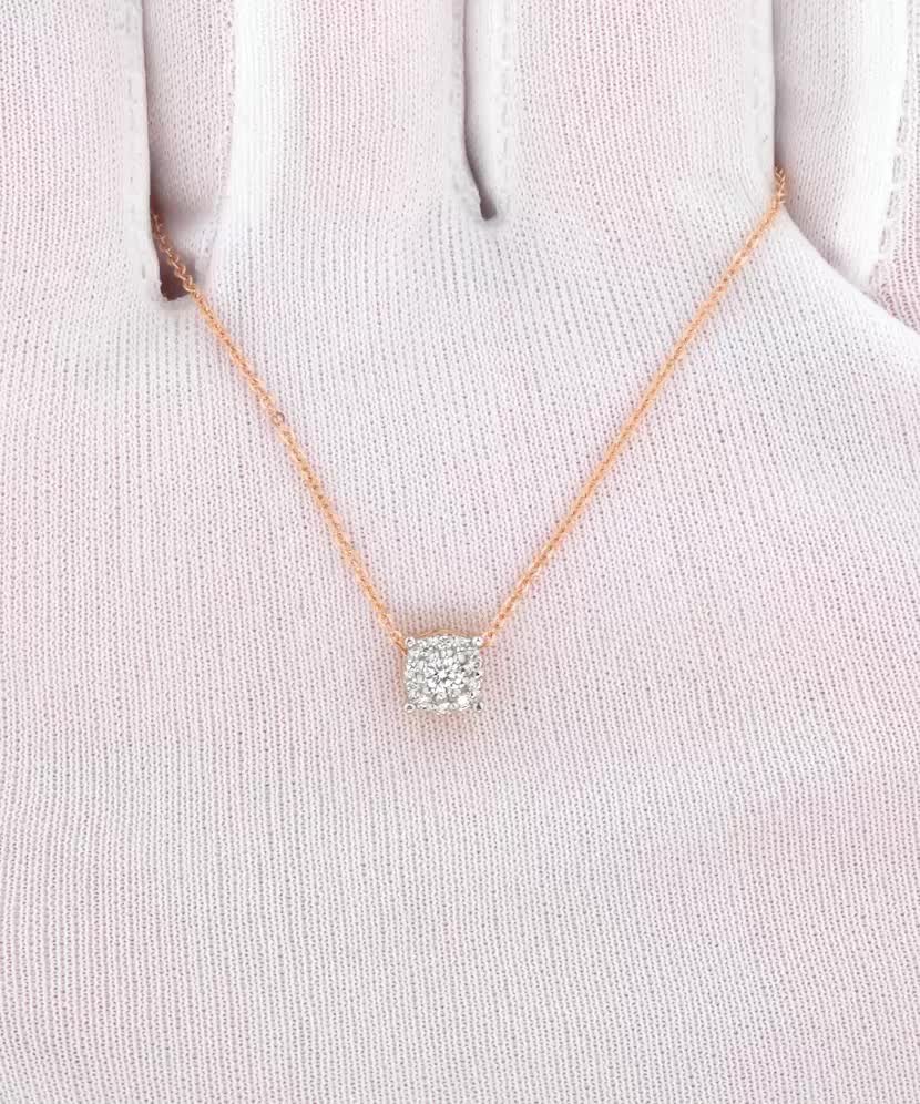 Золотая цепочка с бриллиантовым подвеской