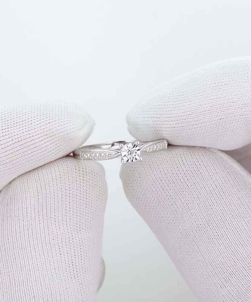 Кольцо из белого золота с алмазами