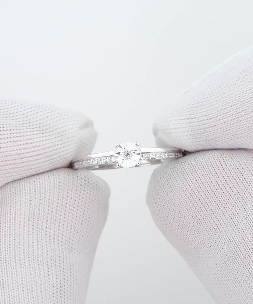 Кольцо из белого золота с алмазами