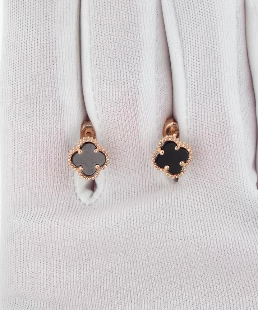 Золотые серьги с эмалью