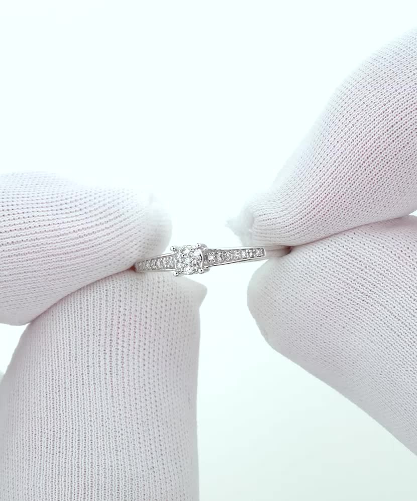 Кольцо из белого золота с алмазами