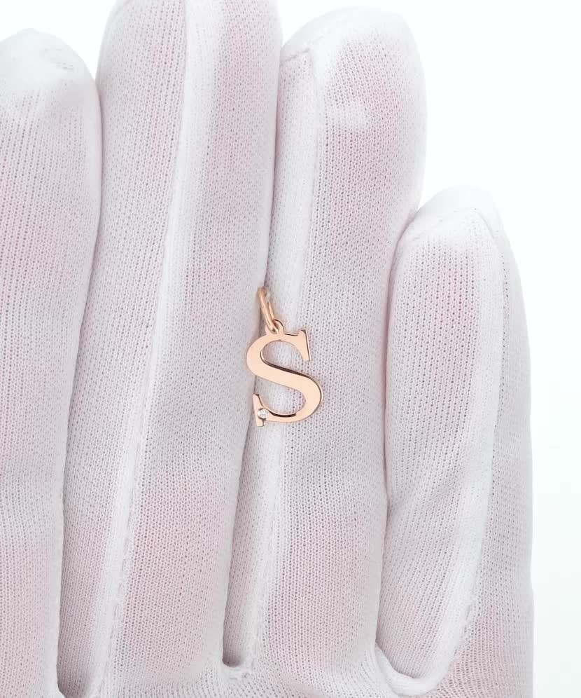 Золотой кулон с бриллиантом, буква S