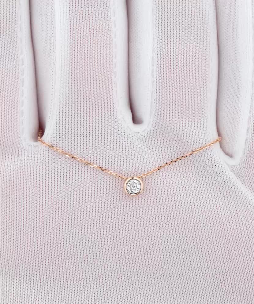 Золотая цепочка с бриллиантовым подвеской