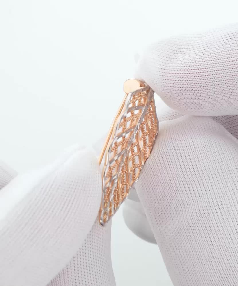 Золотая брошь "Лист"