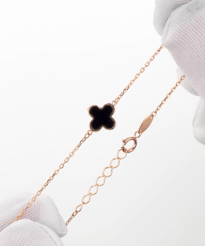 Kuldkäevõru oonüksitega