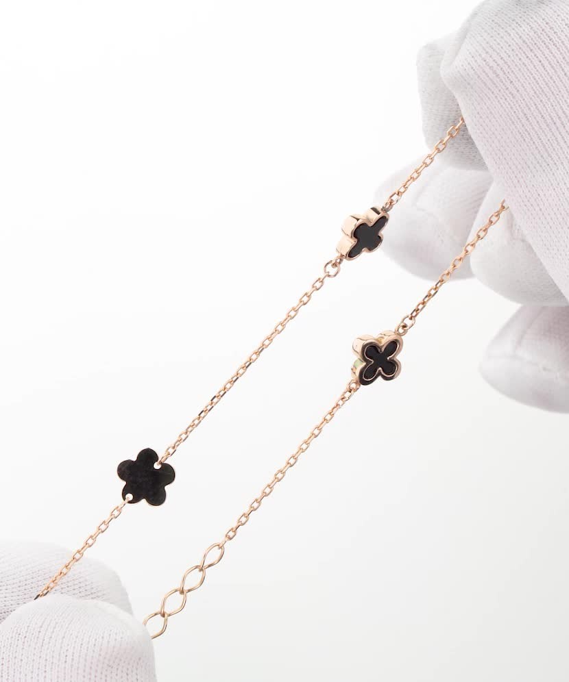 Kuldkäevõru oonüksitega