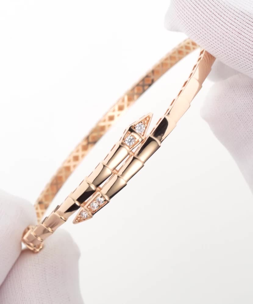 Золотой браслет с цирконами