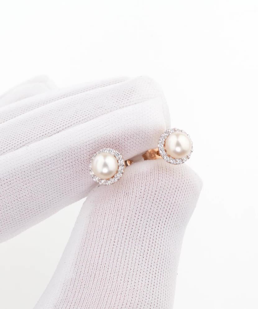 Kuldkõrvarõngad pärlite ja tsirkoonidega