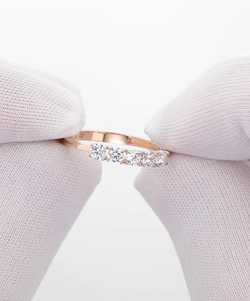 Золотое кольцо с цирконами