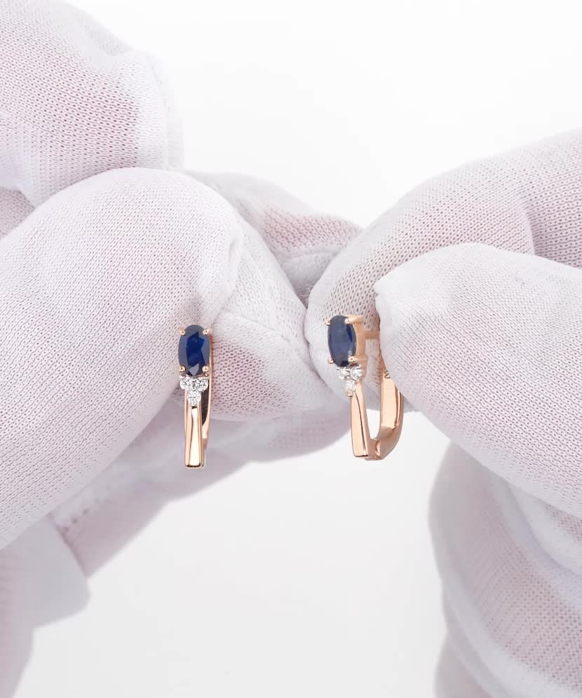 Серьги из золота с бриллиантами и сапфиром