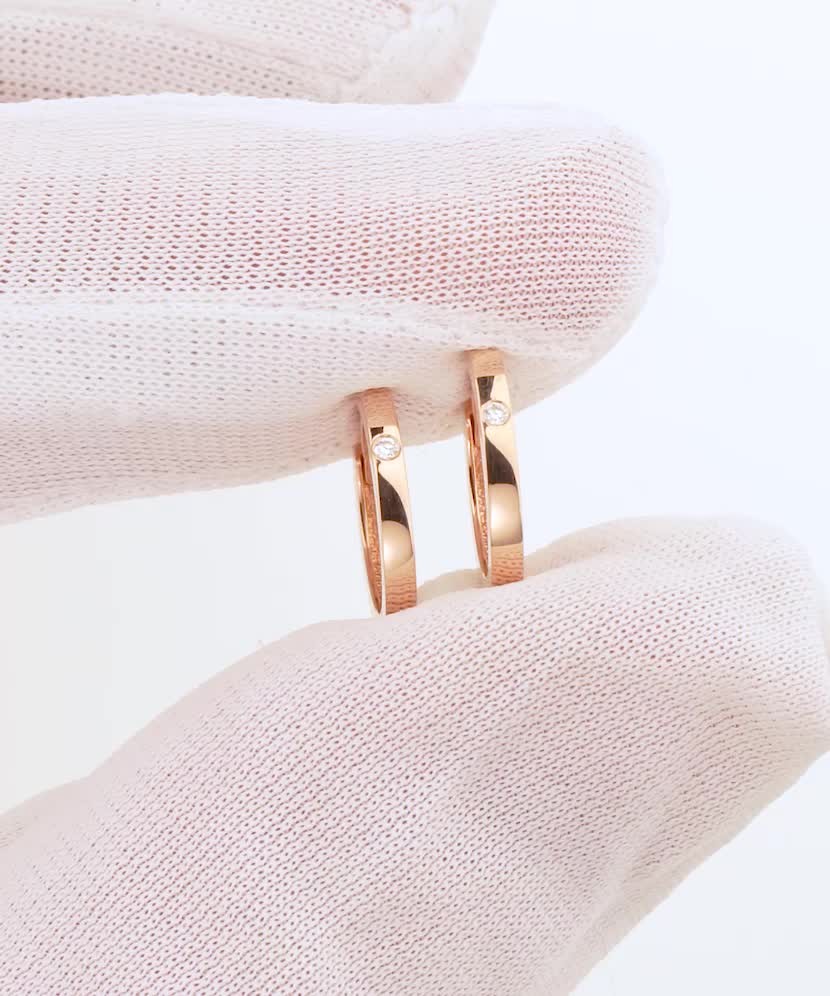 Золотые серьги с алмазами