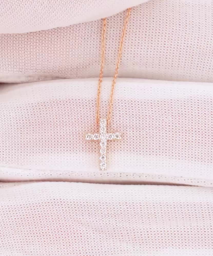 Золотая цепочка с бриллиантовым подвеской