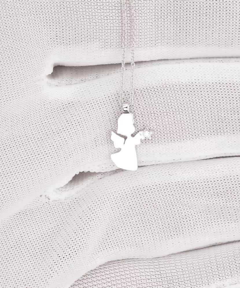 Золотая цепочка с бриллиантовым подвеской